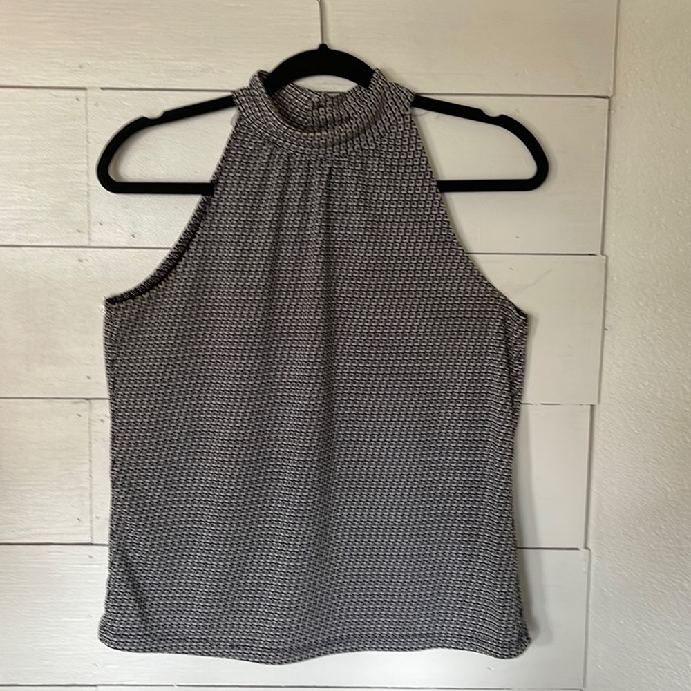 Large Old Navy Black & White Geometric, Sleeve less